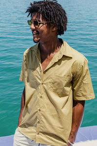 camisa areia